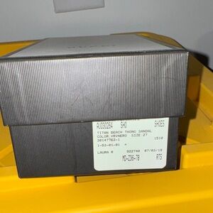 Authentic Gucci children thong sandals, with box.  Beach Thong Sandal Box